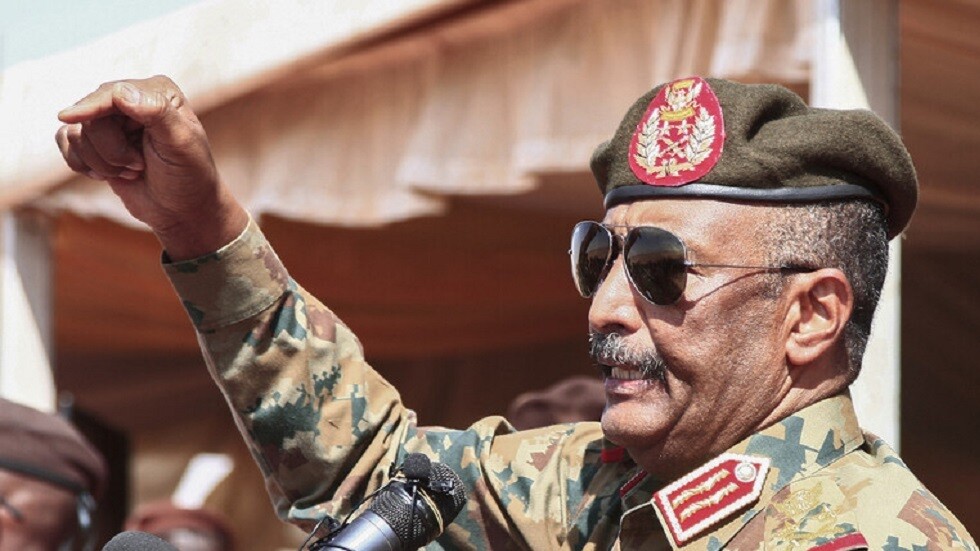 البرهان يحذر القوى المدنية ويؤكد تماسك المؤسسة العسكرية السودانية